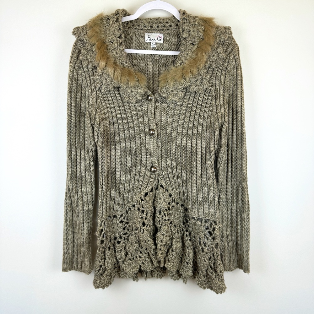EMMA G Chunky Brown Faux Fur Unique Cardigan Knit Ruffles Floral  / Size Large
